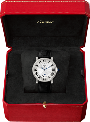 Rotonde de Cartier 腕錶，日曆及動力儲存顯示 40毫米，手動上鏈機械機芯，精鋼，皮革