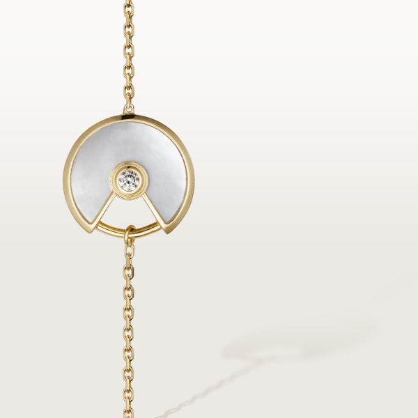 Amulette de Cartier 手鐲，超小型款 18K黃金，鑽石，白色珍珠母貝