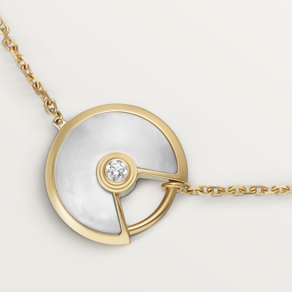 Amulette de Cartier 手鐲，超小型款 18K黃金，鑽石，白色珍珠母貝