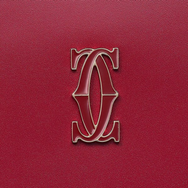 Double C de Cartier 手袋，小型款 櫻桃紅色小牛皮，金色及櫻桃紅色琺瑯飾面