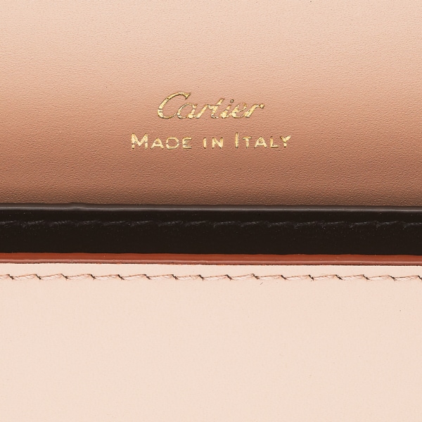 C de Cartier 翻蓋卡片夾 粉紅色小牛皮，金色及粉紅色琺瑯飾面