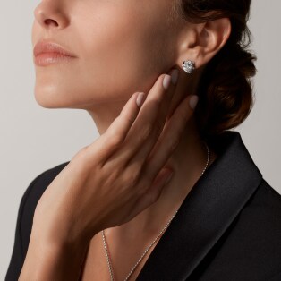 Panthère de Cartier 耳環 18K白色黃金，鑽石，祖母綠，縞瑪瑙