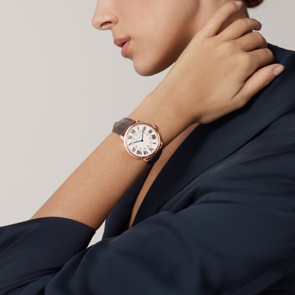Ronde Louis Cartier 腕錶 36毫米，手動上鏈機械機芯，18K玫瑰金，皮革
