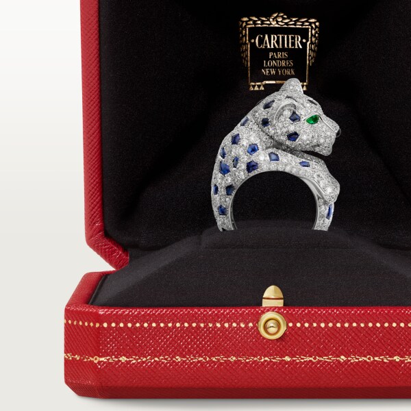 Panthère de Cartier 戒指 鉑金，藍寶石，祖母綠，鑽石