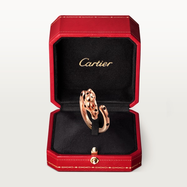 Panthère de Cartier 戒指 18K玫瑰金，沙弗萊石榴石，縞瑪瑙