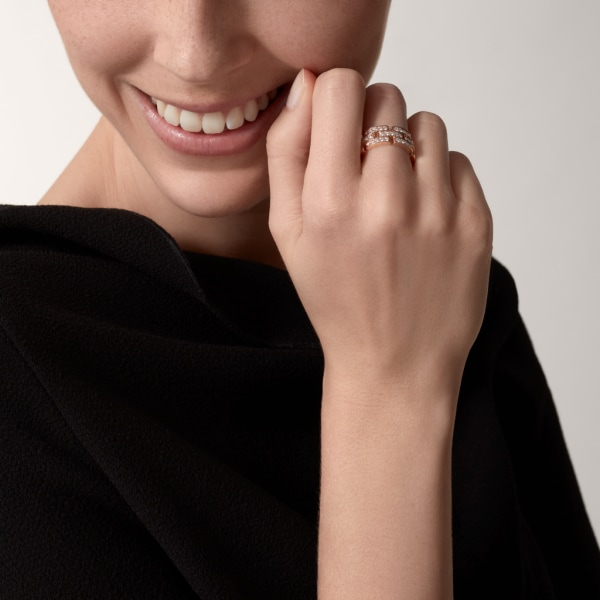 Maillon Panthère ring, 3 half diamond-paved rows Rose gold, diamonds