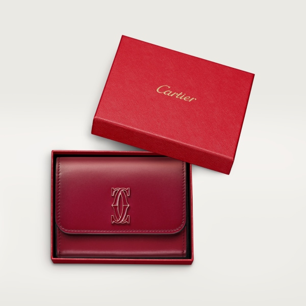 C de Cartier 銀包，迷你款 櫻桃紅色小牛皮，金色及櫻桃紅色琺瑯飾面