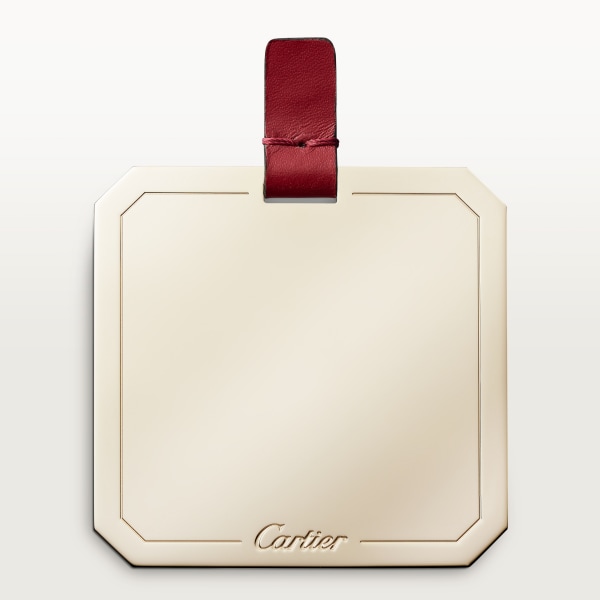 C de Cartier 鏈帶手袋，小型款 櫻桃紅色小牛皮，金色及櫻桃紅色琺瑯飾面