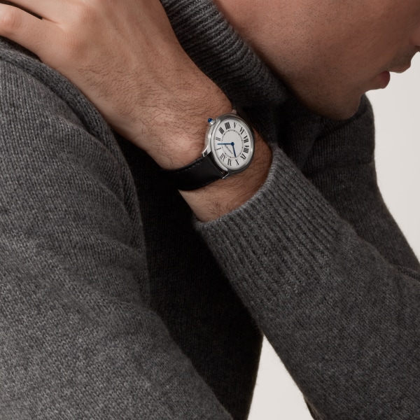 Ronde Must de Cartier 腕錶 36毫米，石英機芯，精鋼，非動物材質錶帶