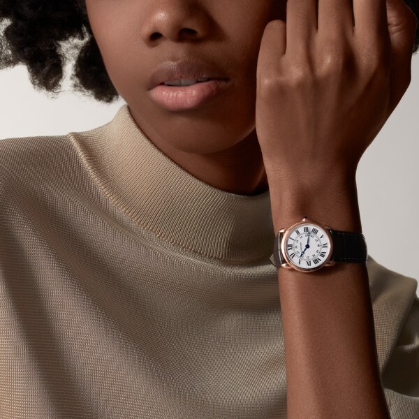 Ronde Louis Cartier 腕錶 29毫米，石英機芯，18K玫瑰金，皮革