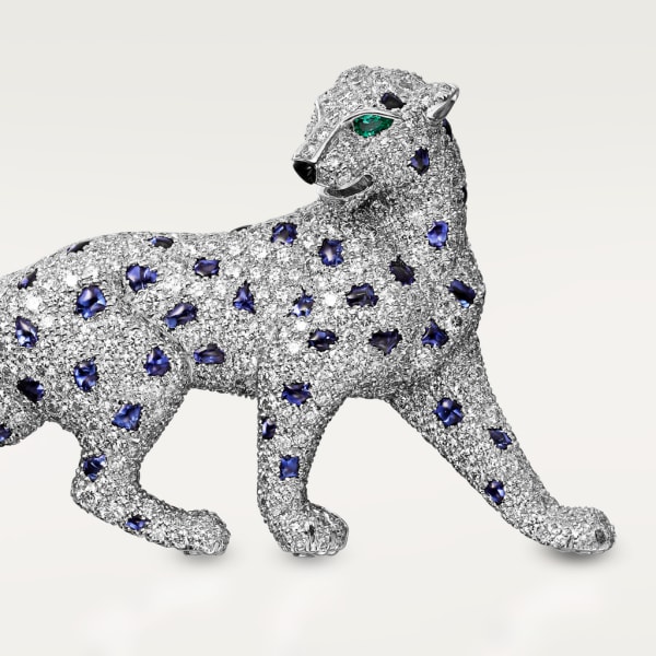 Panthère de Cartier 胸針 白色黃金，藍寶石，祖母綠，縞瑪瑙，鑽石