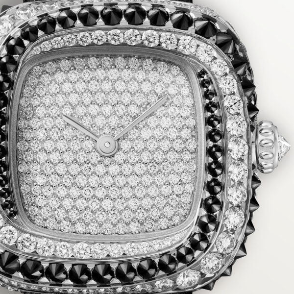 Coussin de Cartier 腕錶 小型款，石英機芯，鍍銠飾面白色黃金，鑽石，尖晶石，皮革