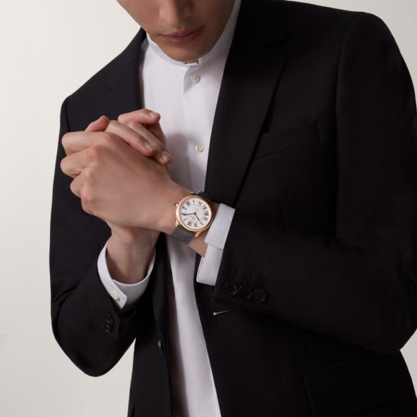 Ronde Louis Cartier 腕錶 40毫米，自動上鏈機械機芯，玫瑰金，皮革