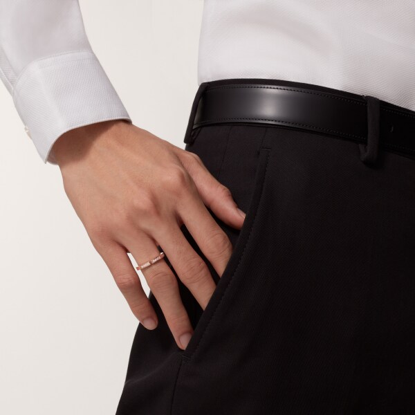 Maillon Panthère 結婚戒指，半鋪鑲鑽石 18K玫瑰金，鑽石