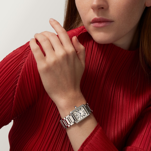 Tank Must SolarBeat™ 腕錶 大型款，SolarBeat™ 光電機芯，精鋼，精鋼錶鏈