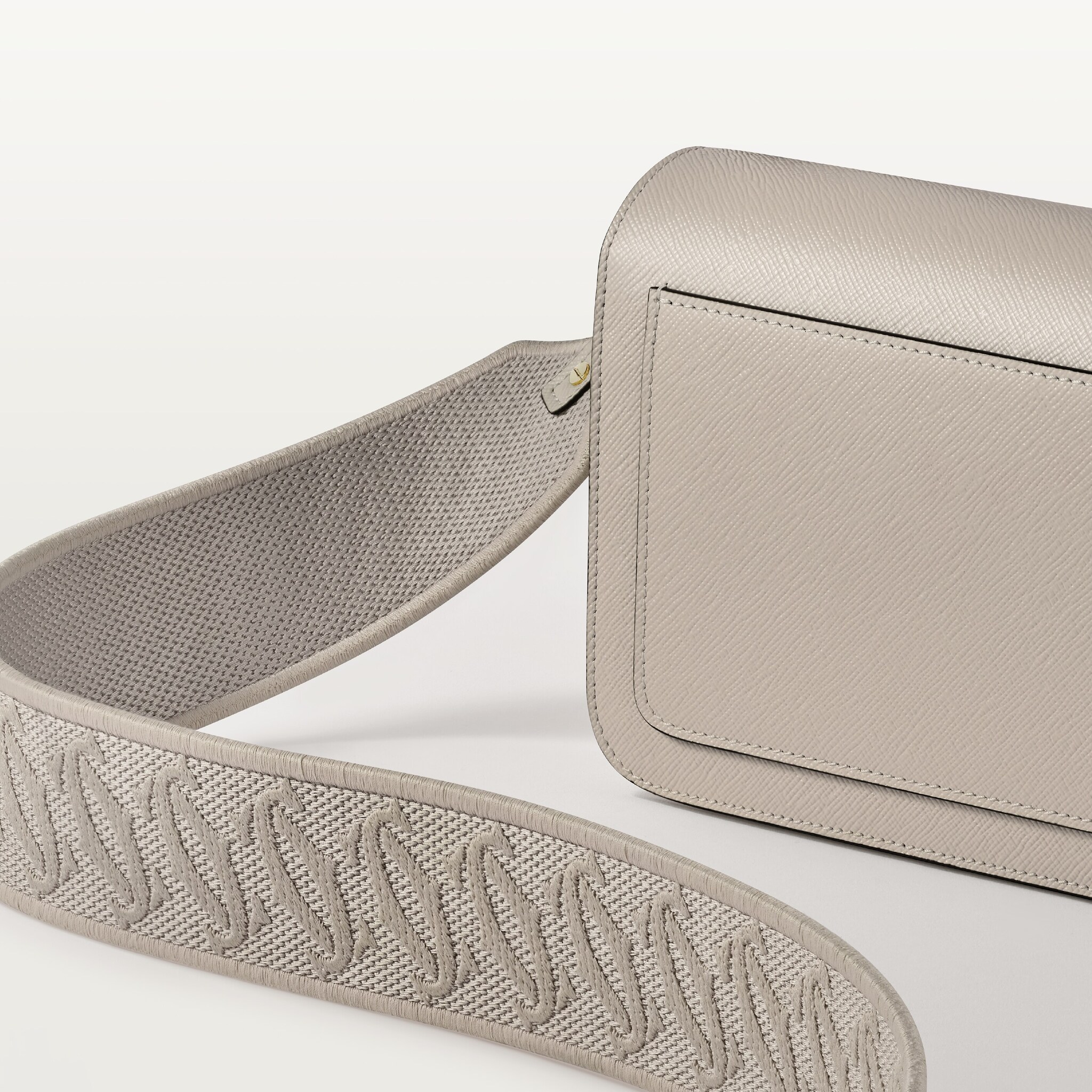 橫式手袋，C de Cartier米色紋理質感小牛皮，刺繡，金色飾面