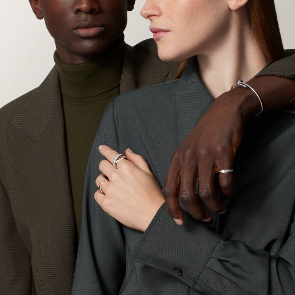 Trinity cushion ring, large model, semi-paved White gold, yellow gold, rose gold, diamonds