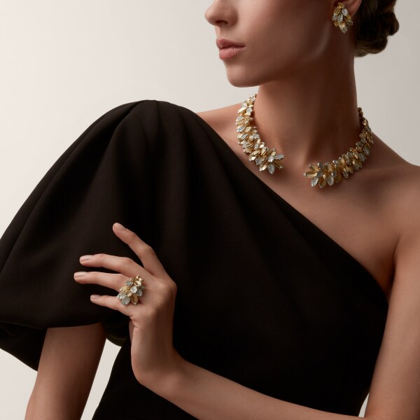 Grain de Café 耳環，半鋪鑲鑽石 黃金，鉑金，鑽石