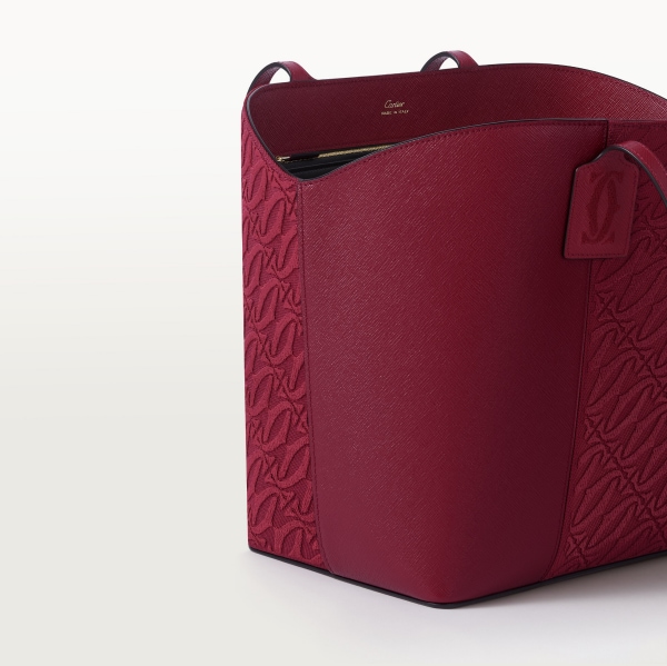手提袋，C de Cartier 櫻桃紅色紋理質感小牛皮及刺繡，金色飾面