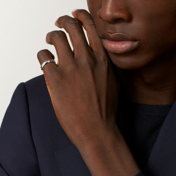 C de Cartier 結婚戒指，寬4毫米 鉑金