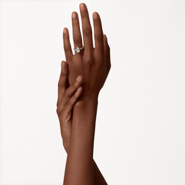 Solitaire 1895 單鑽戒指，梨形切割鑽石，鋪鑲鑽石  鉑金，鑽石