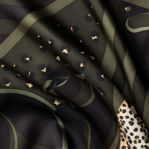 90 scarf, Panthère Illusion Green tea silk twill