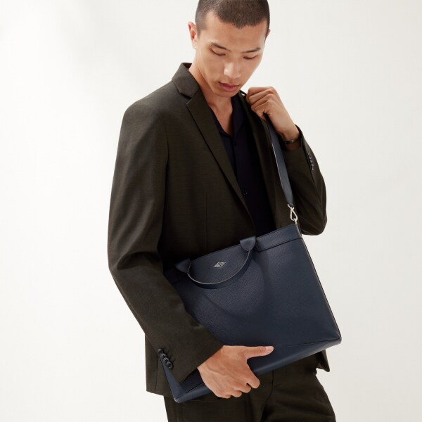 公事包，Losange 海軍藍色粒面小牛皮，鍍鈀飾面及琺瑯